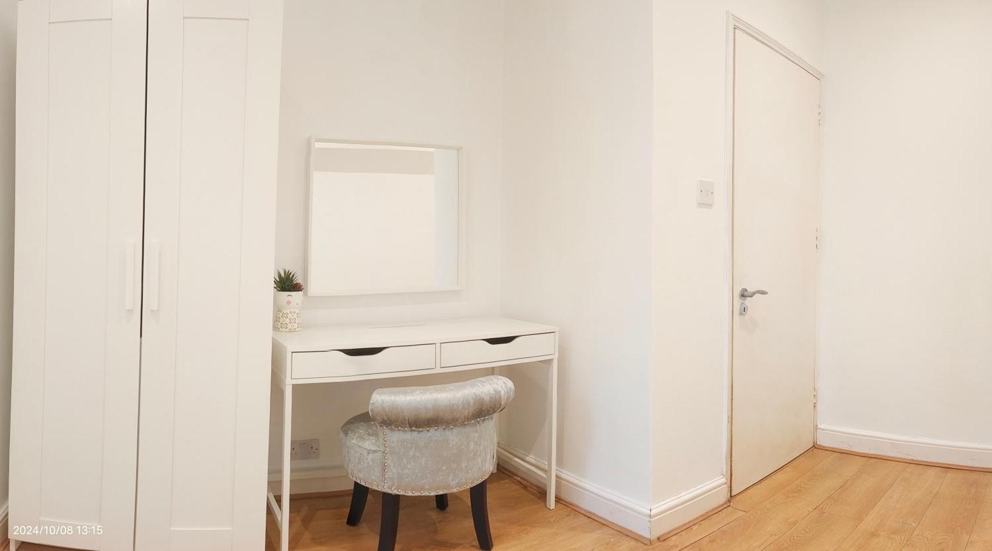 Blossom Apartment With Garden ลอนดอน ภายนอก รูปภาพ