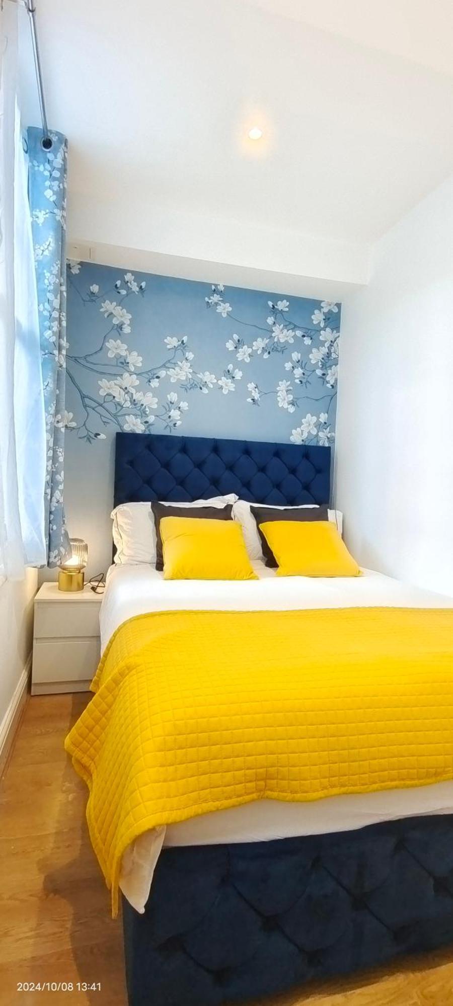Blossom Apartment With Garden ลอนดอน ภายนอก รูปภาพ