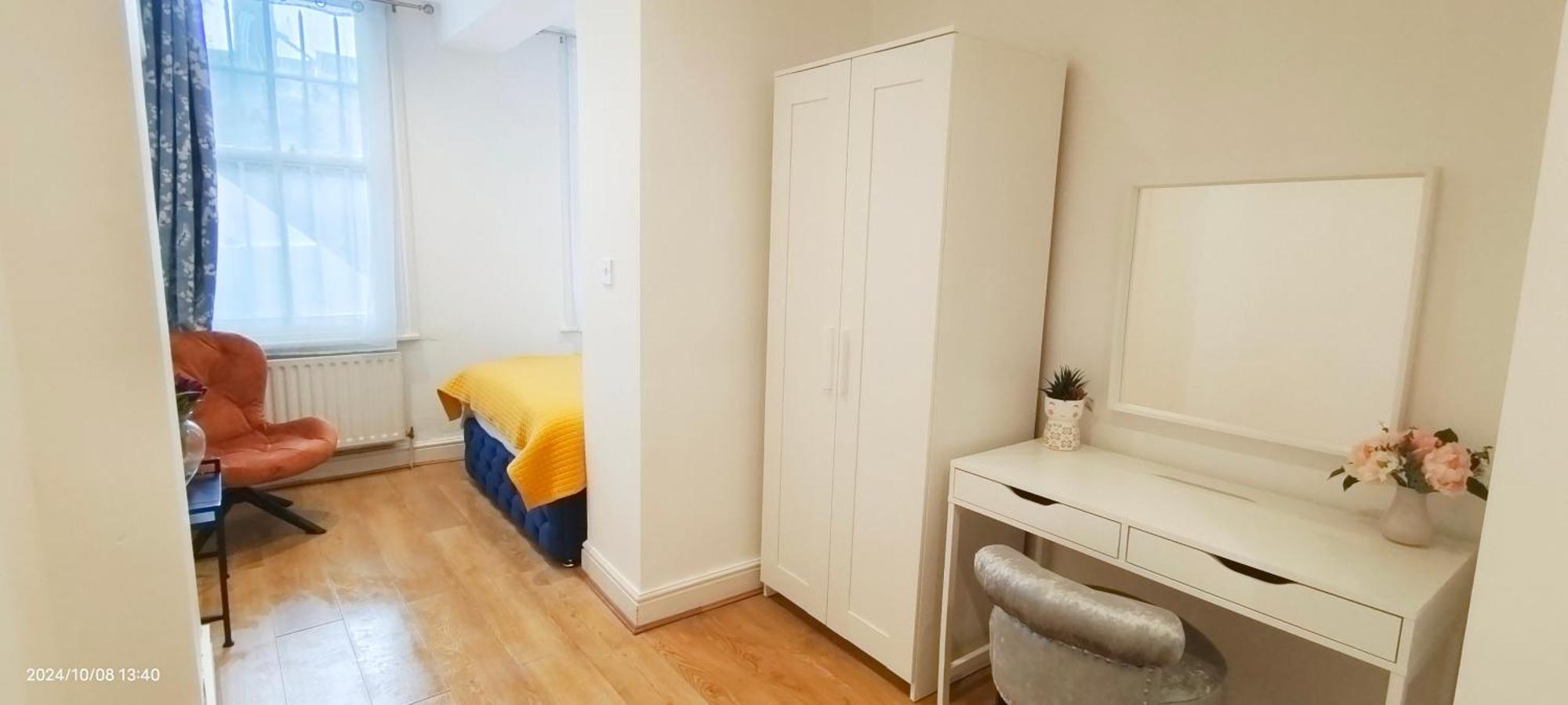 Blossom Apartment With Garden ลอนดอน ภายนอก รูปภาพ
