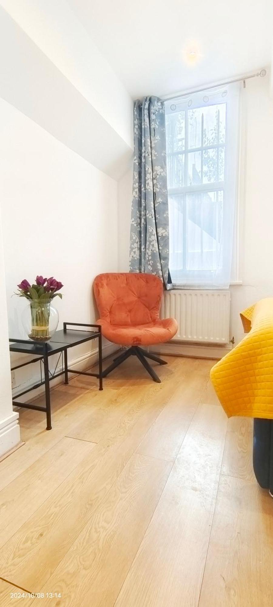 Blossom Apartment With Garden ลอนดอน ภายนอก รูปภาพ