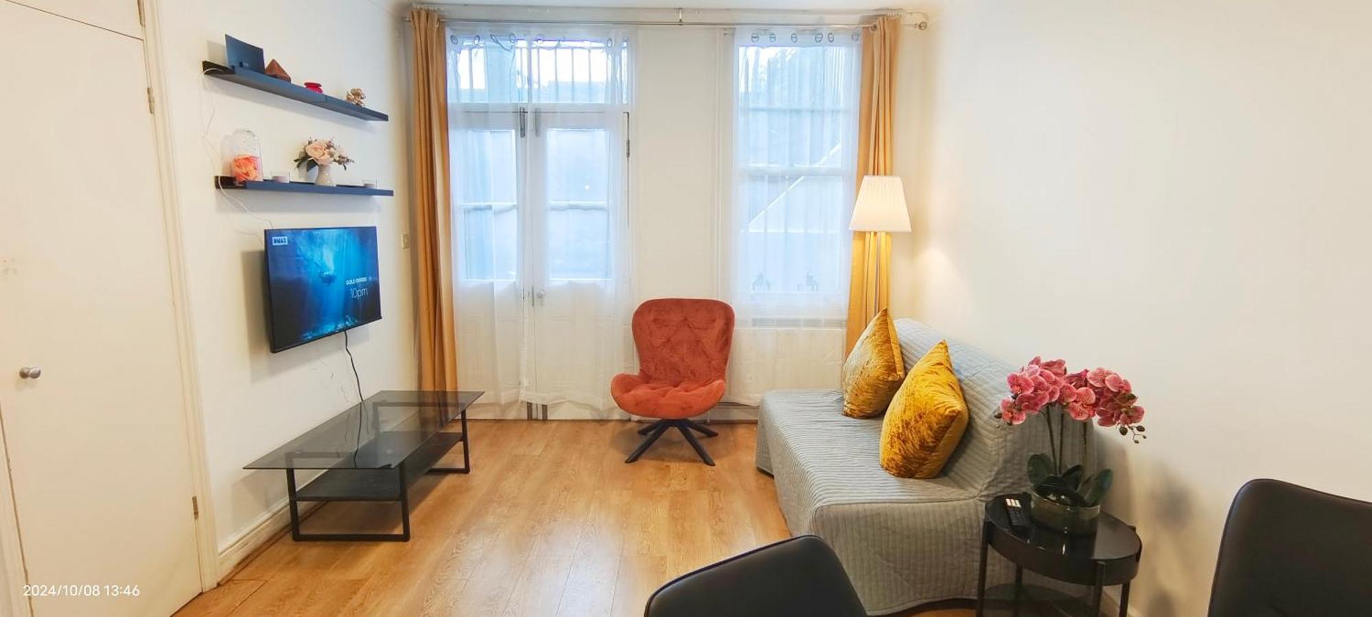 Blossom Apartment With Garden ลอนดอน ภายนอก รูปภาพ